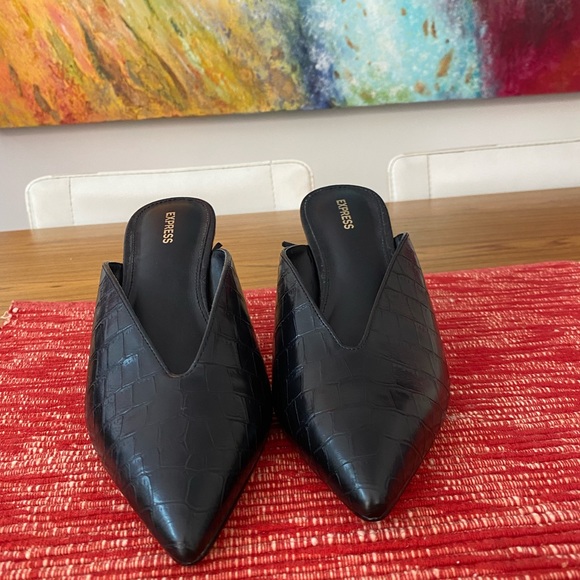 NWT vegan leather mules - Picture 4 of 8